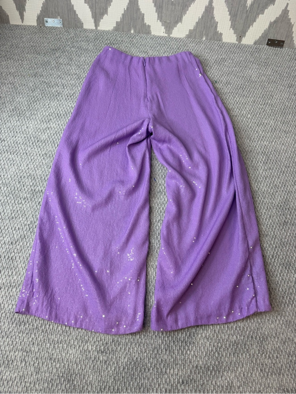 Alice + Olivia Lavender Wide-Leg Capri Sparkle Women's Pants